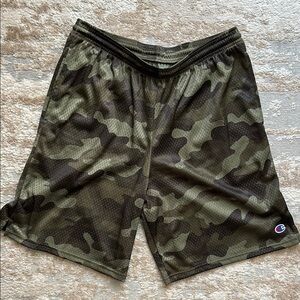 Champion Green Athletic Shorts with Camouflage Design - Size Medium